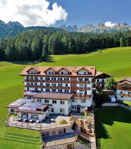 Hotel Fontana Vigo di Fassa Esterno foto